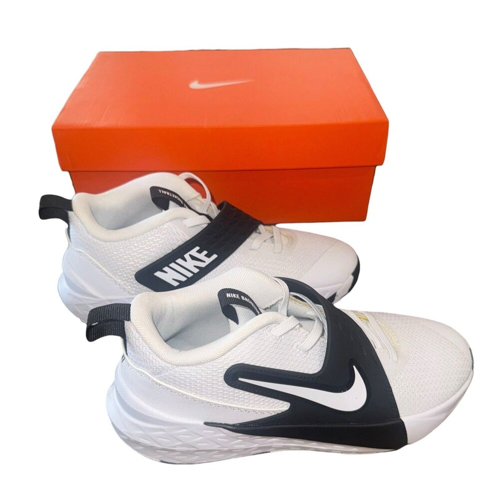 NEW Nike Team Hustle D 12 Basketball Youth Shoes Black White Logo Size 3Y NIB